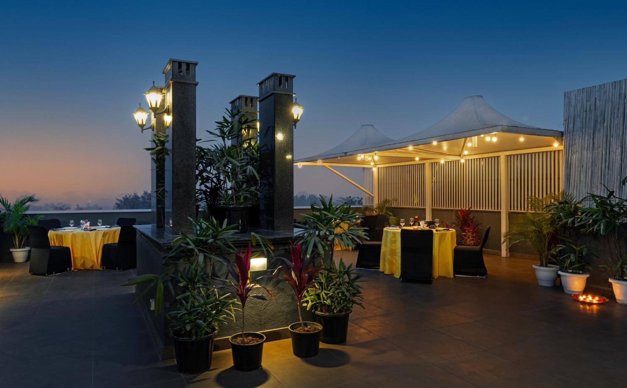 Hotel Saket 27 Nova Deli Exterior foto