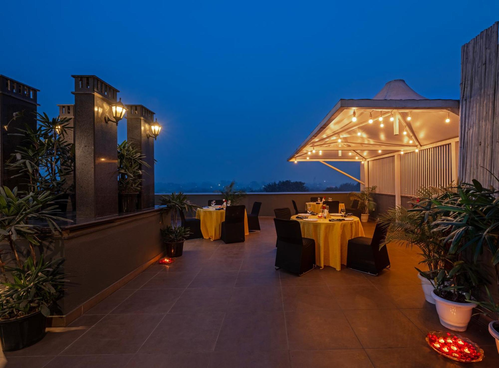 Hotel Saket 27 Nova Deli Exterior foto